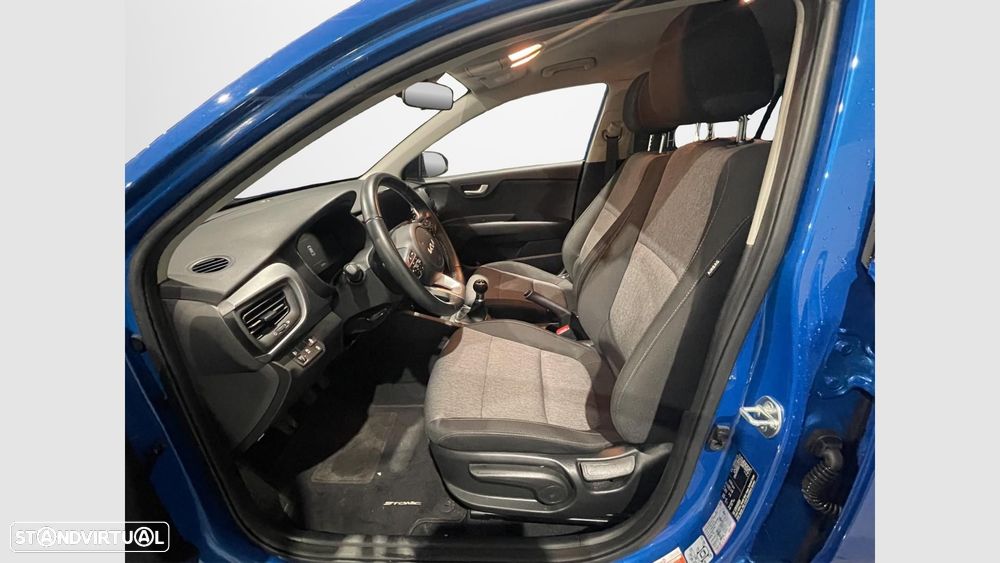Kia Stonic 1.2 MPi Dynamic — fotografia 9