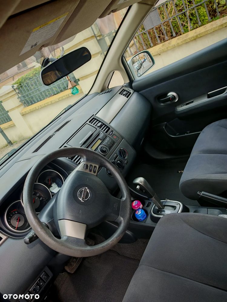 Nissan Tiida - 12