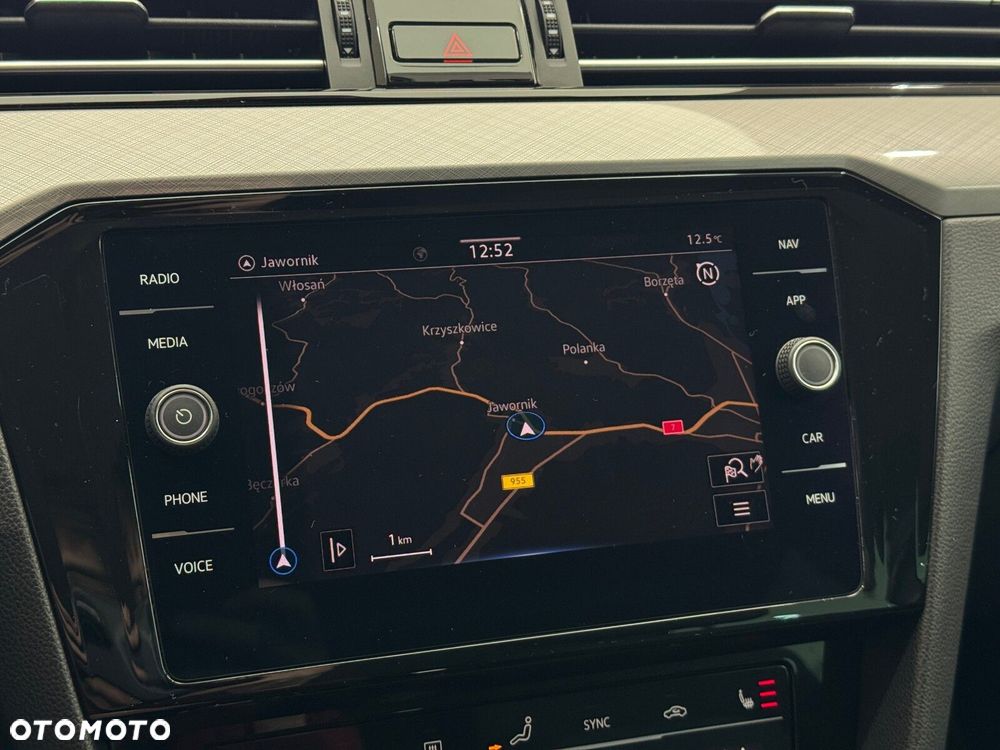 Volkswagen Passat - 28