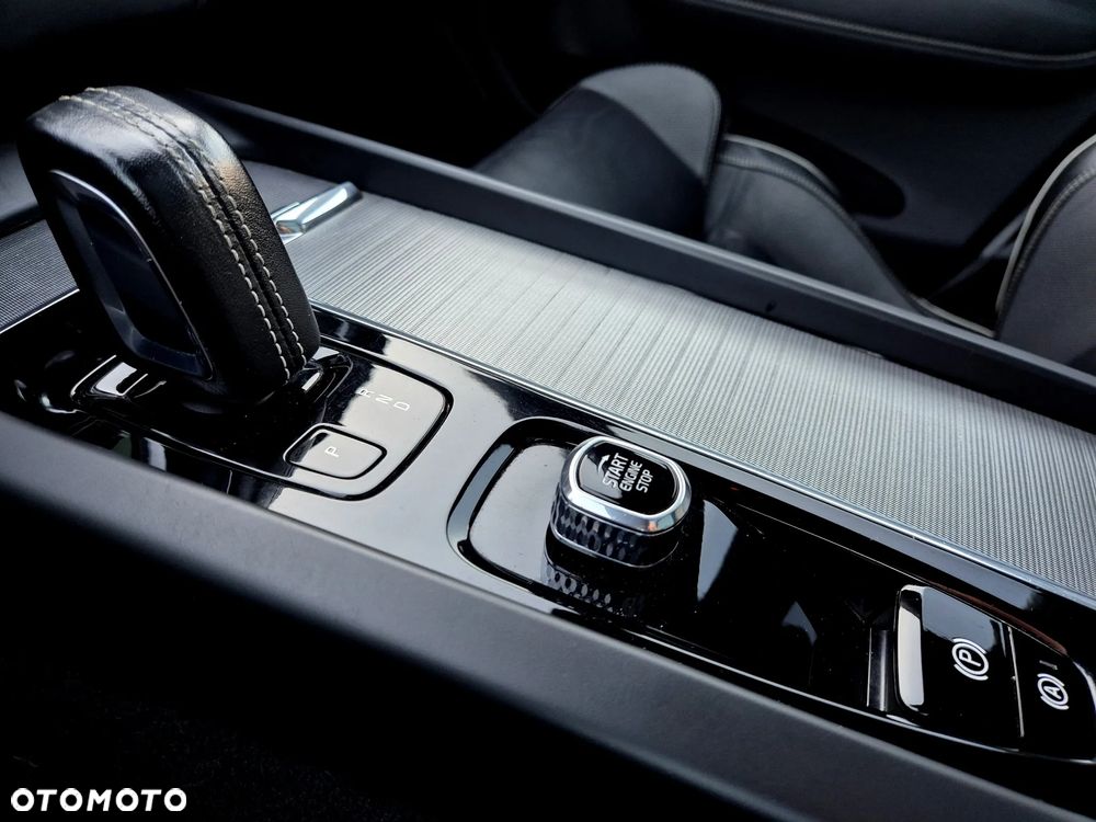 Volvo XC 60 - 22