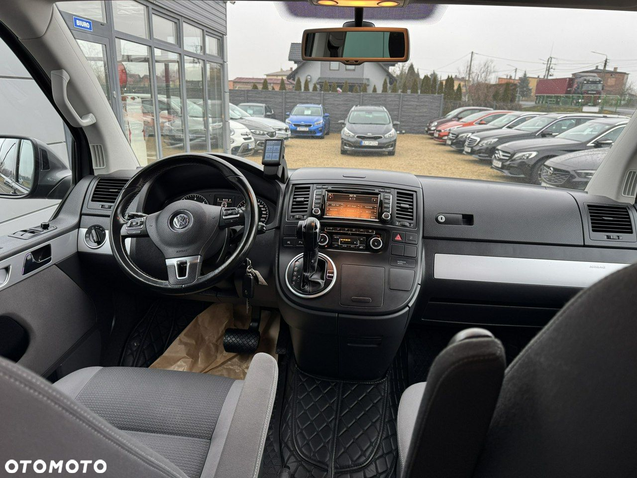 Volkswagen Multivan - 11
