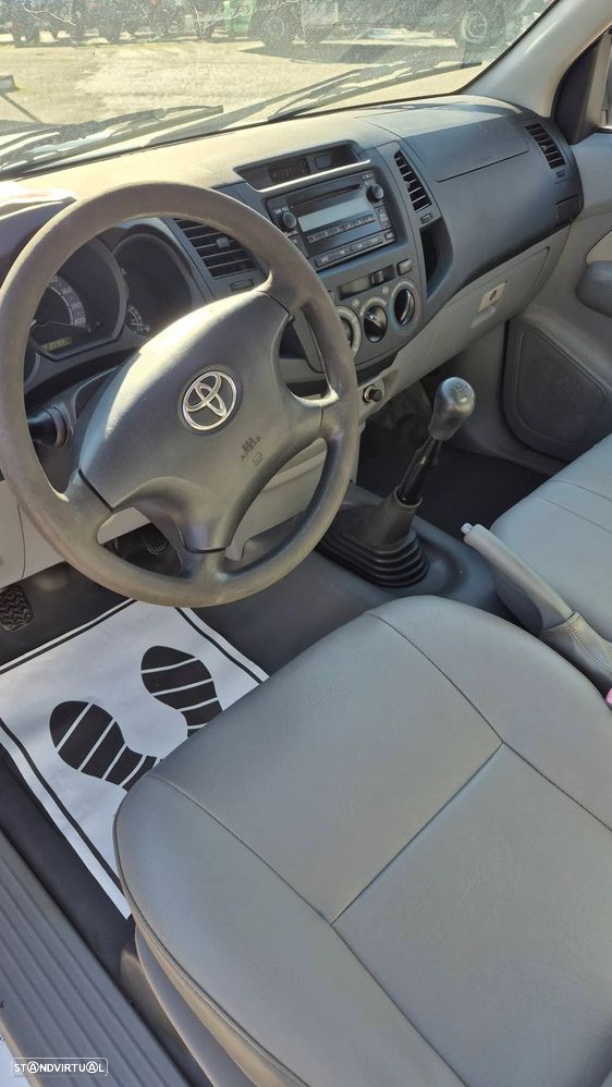 Toyota Hilux - 8