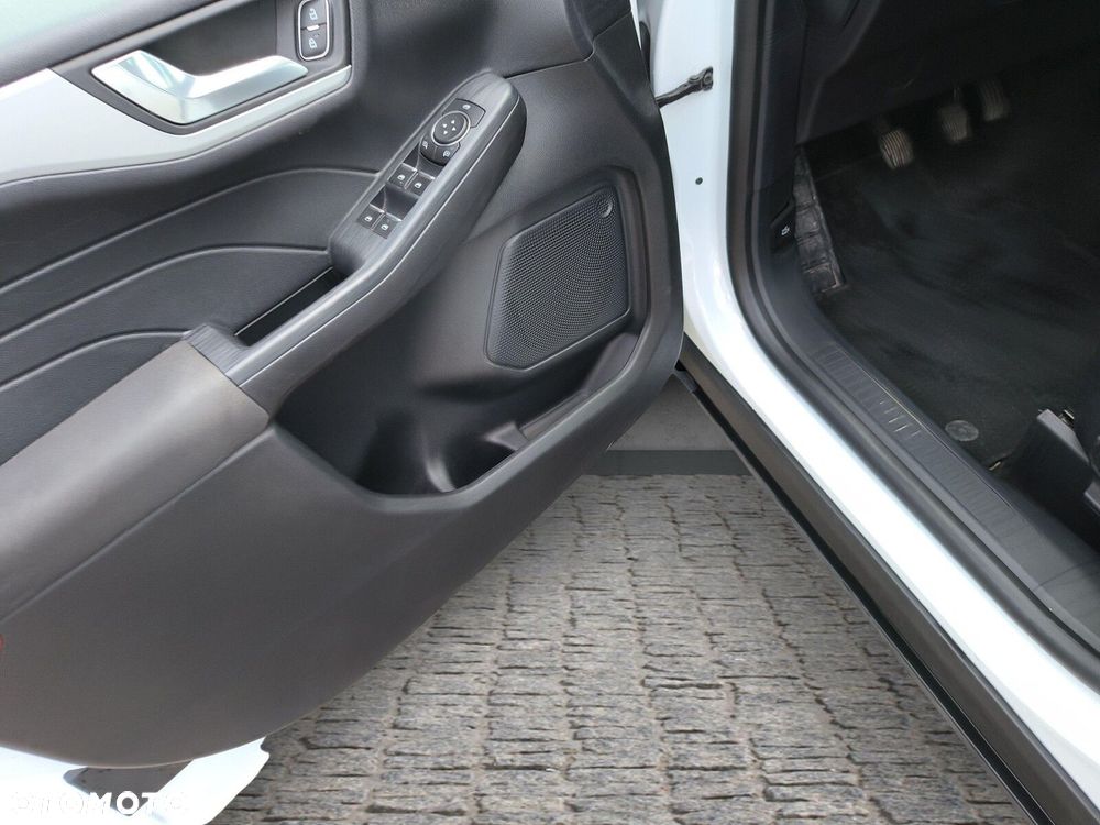 Ford Kuga - 18