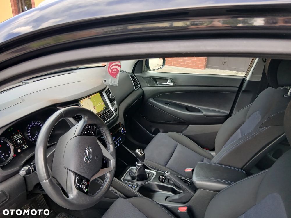 Hyundai Tucson 1.7 CRDI BlueDrive Style 2WD - 12