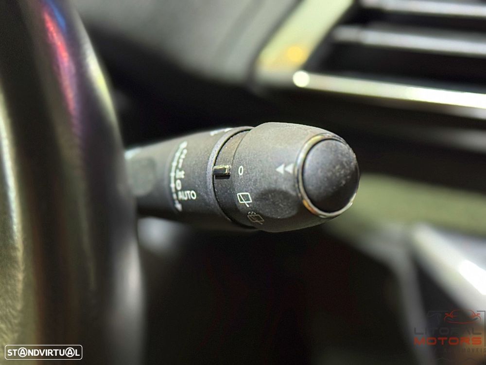 Peugeot 3008 1.2 PureTech Allure Pack EAT8 - 27