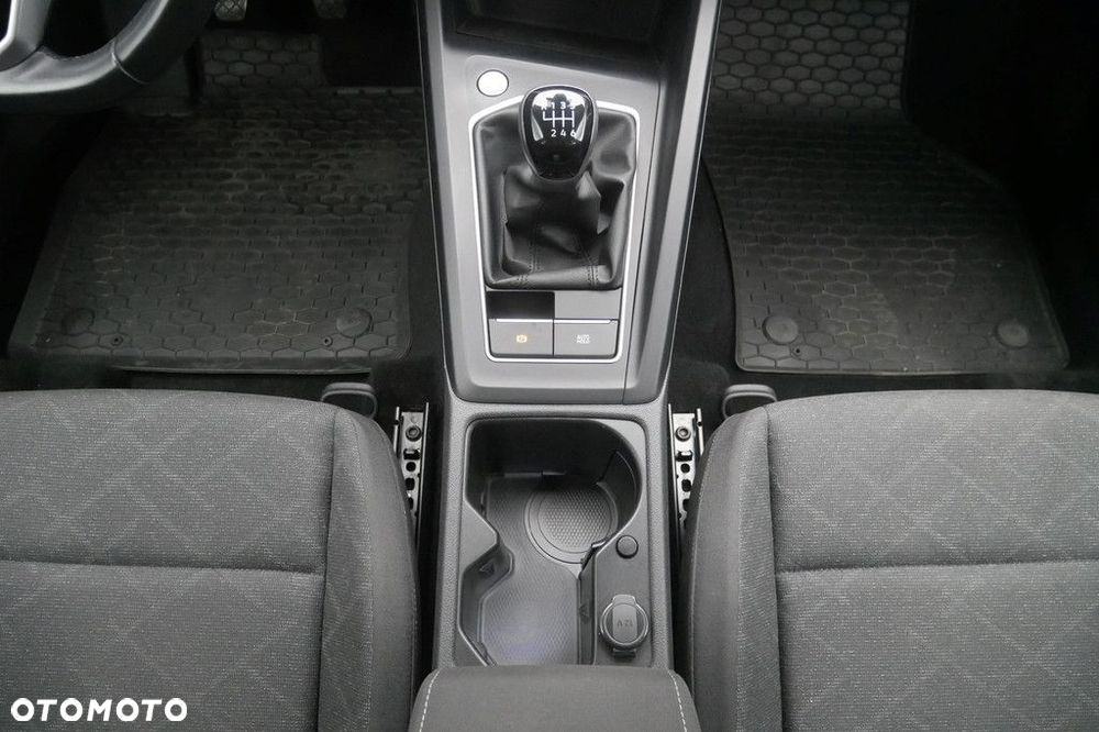 Volkswagen Golf Variant - 11