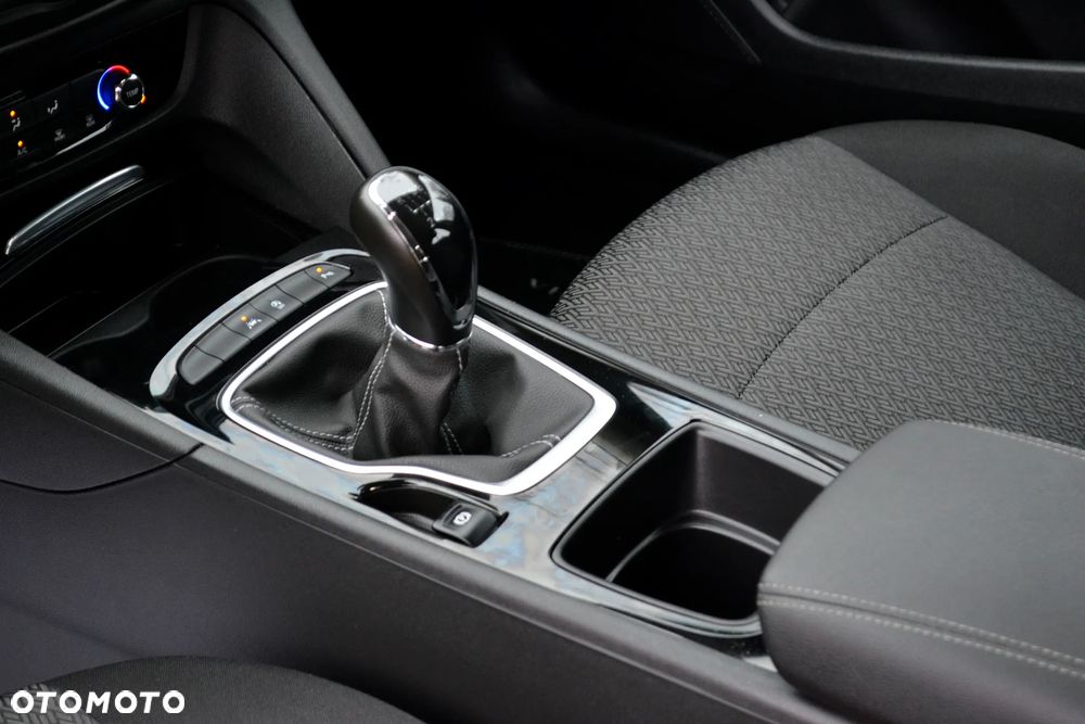 Opel Insignia - 19
