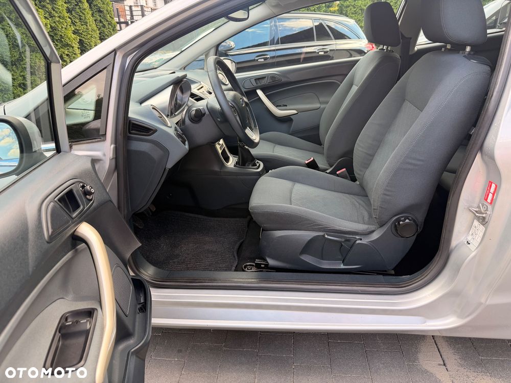 Ford Fiesta 1.4 Ghia - 17