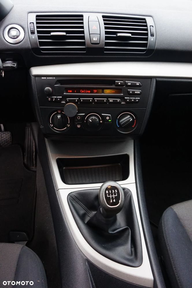 BMW Seria 1 116i - 30