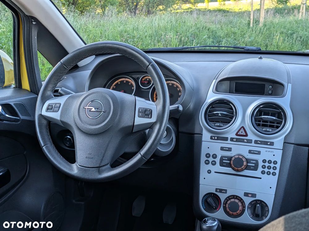 Opel Corsa 1.4 16V Satellite - 28