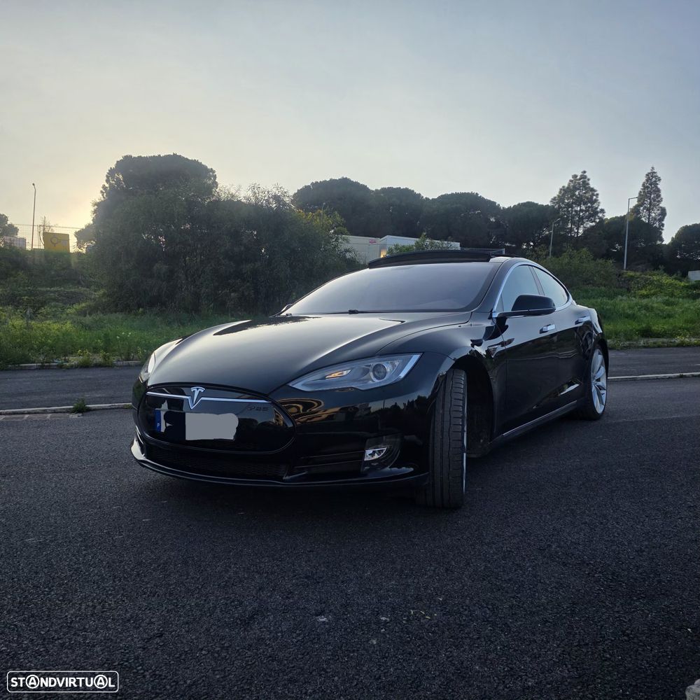 Tesla Model S - 2