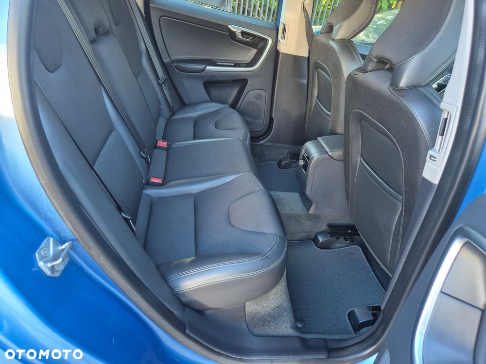 Volvo XC 60 D3 Momentum Pro - 15