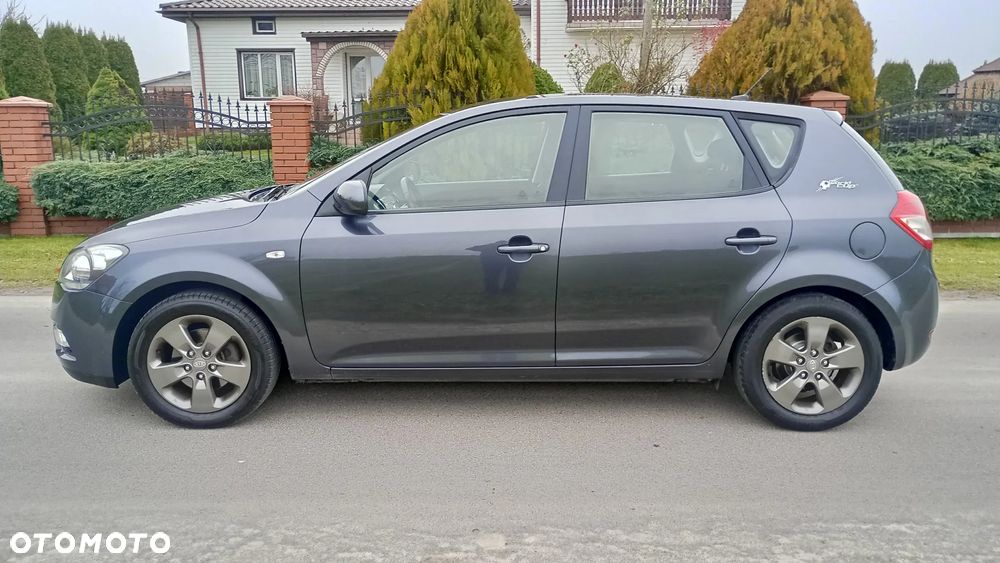 Kia Ceed 1.4 CVVT Attract - 13