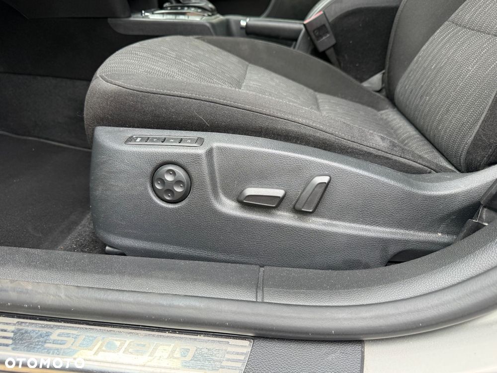 Skoda Superb 2.0 TDI Green tec DSG L&K - 23
