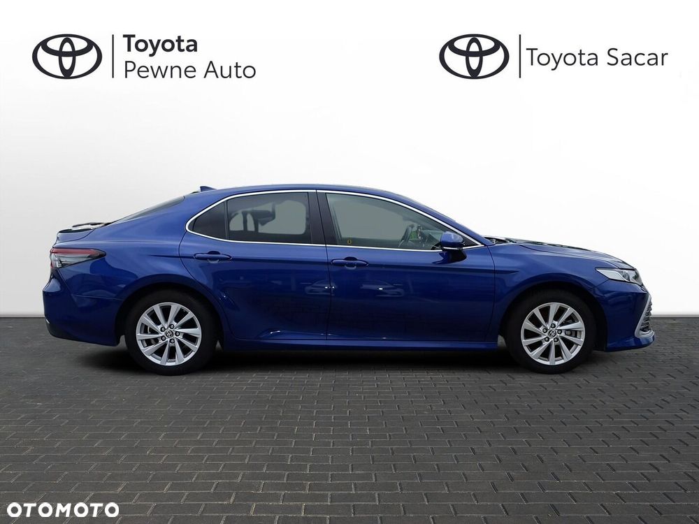 Toyota Camry - 6