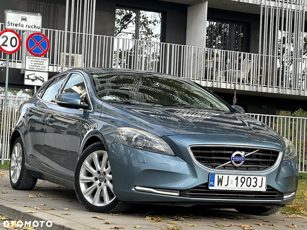 Volvo V40 D3 Momentum - 4