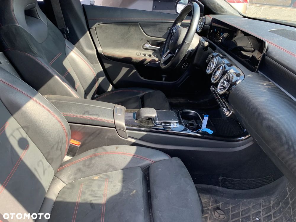 Mercedes-Benz CLA 250 4Matic 7G-DCT - 21