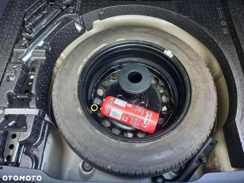 Volkswagen Passat 2.0 TDI (BlueMotion Technology) Highline - 19