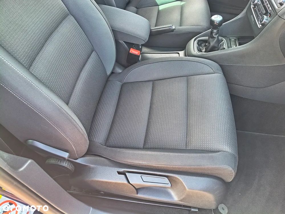 Volkswagen Golf 1.2 TSI Team - 33