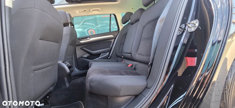 Volkswagen Passat Variant 2.0 TDI EVO Business DSG - 29