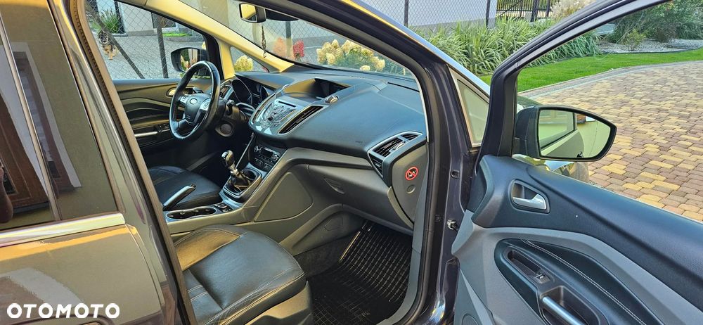 Ford Grand C-MAX - 24