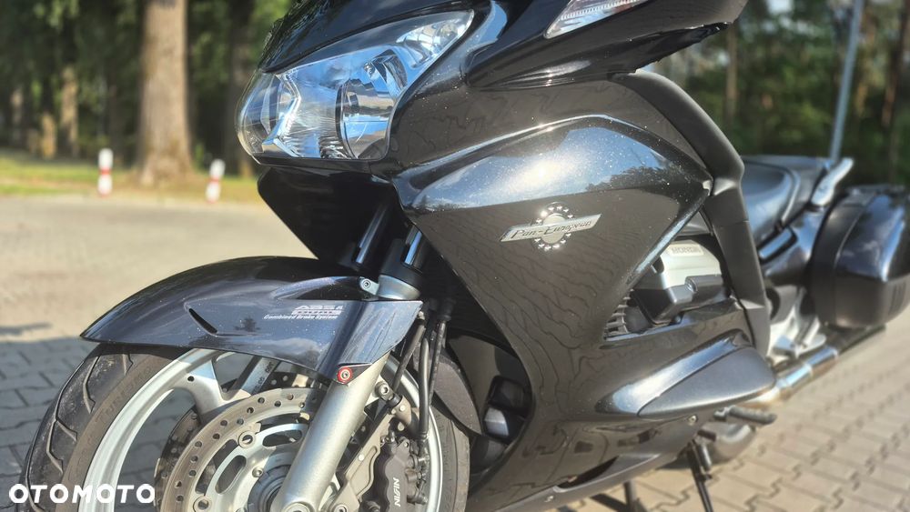 Honda ST - 5