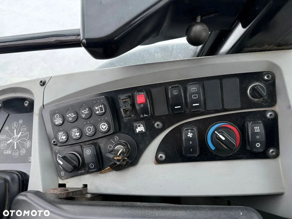 Caterpillar 906M - 8