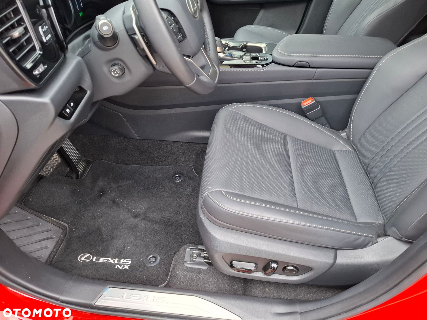 Lexus NX - 14