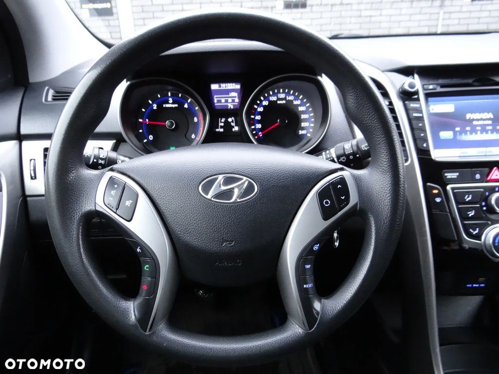 Hyundai i30 blue Kombi 1.6 CRDi Classic Navigation - 27