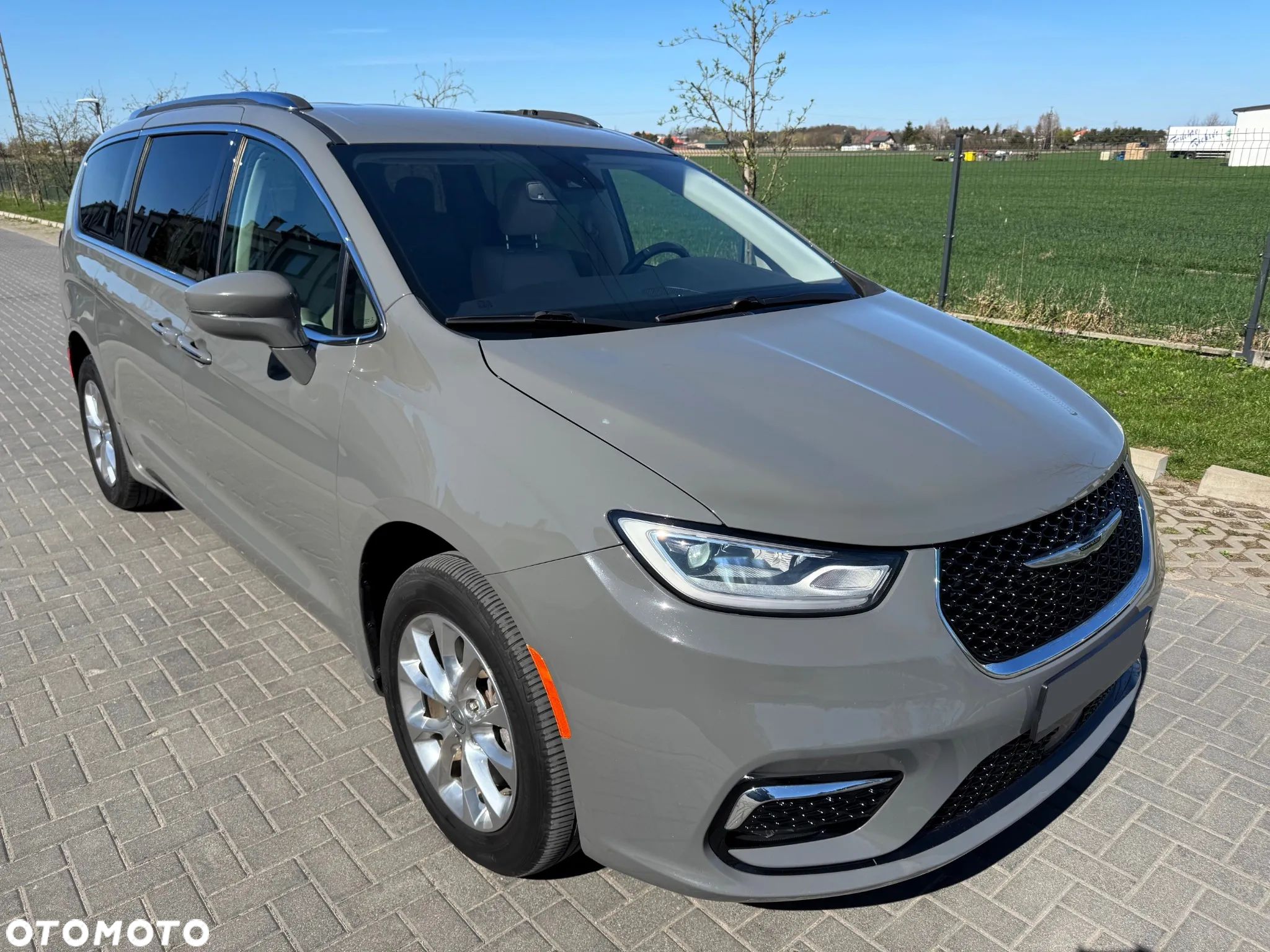 Chrysler Pacifica - 1