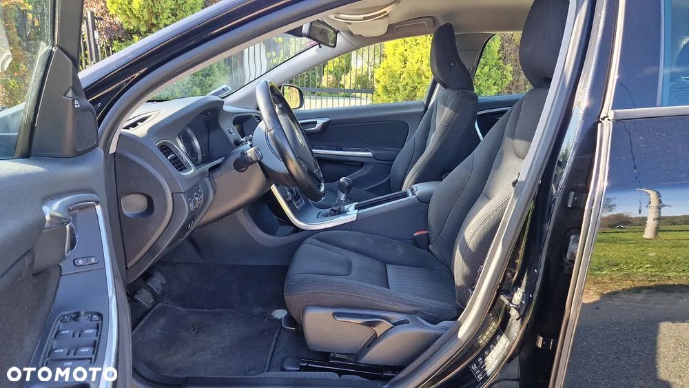 Volvo V60 D2 Momentum - 6