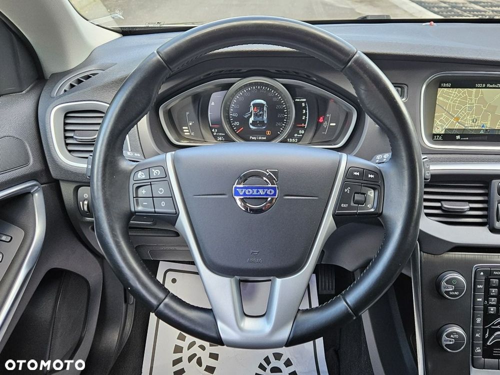 Volvo V40 D2 Momentum - 10