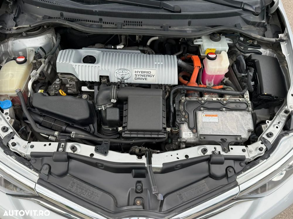 Toyota Auris 1.8 L VVT-i Hybrid Sol + - 26