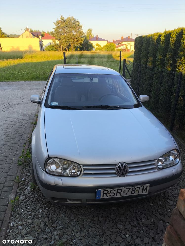 Volkswagen Golf - 2