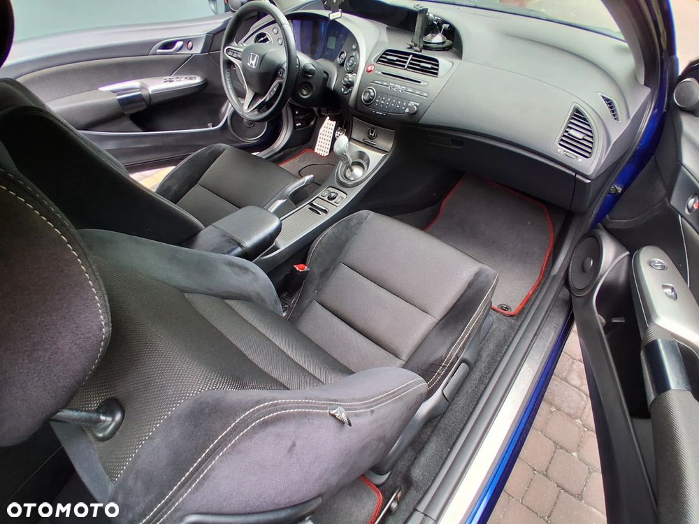 Honda Civic 1.8 LX Coupe - 26