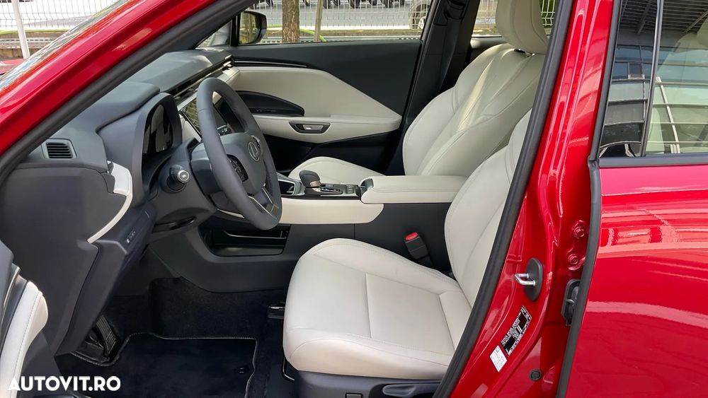 Lexus LBX 1.5 HEV 4x2 CVT Elegant - 30