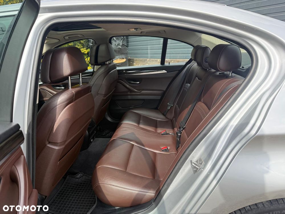 BMW Seria 5 535d xDrive Sport-Aut Luxury Line - 30
