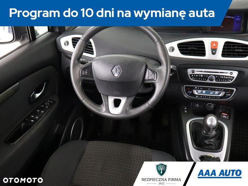 Renault Grand Scenic - 9