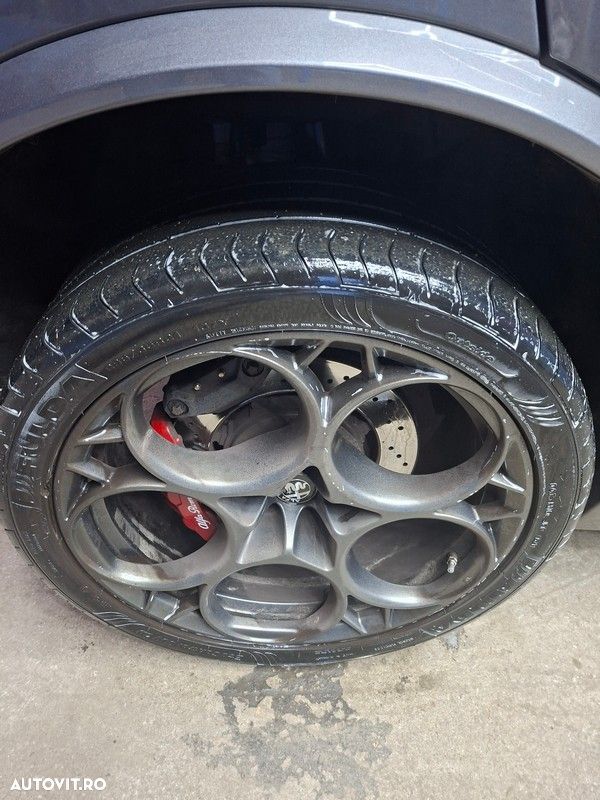 Alfa Romeo Stelvio 2.9 V6 Turbo AWD AT8 Quadrifoglio - 15