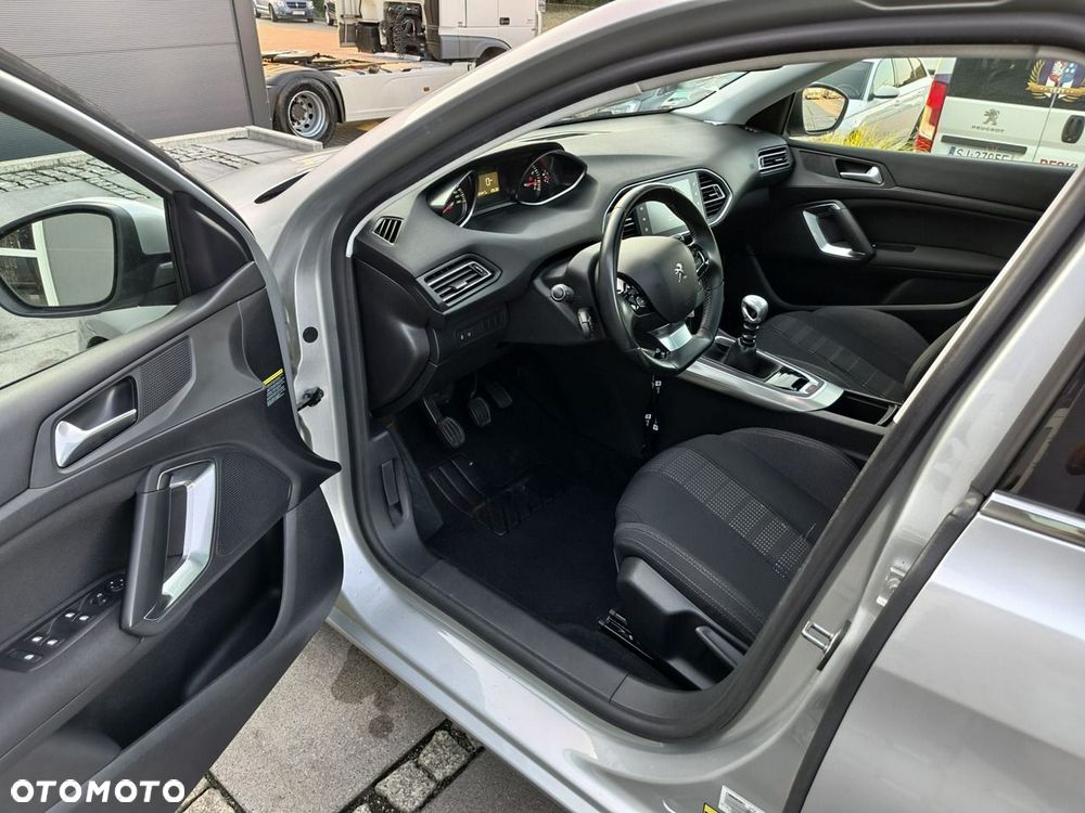 Peugeot 308 - 10