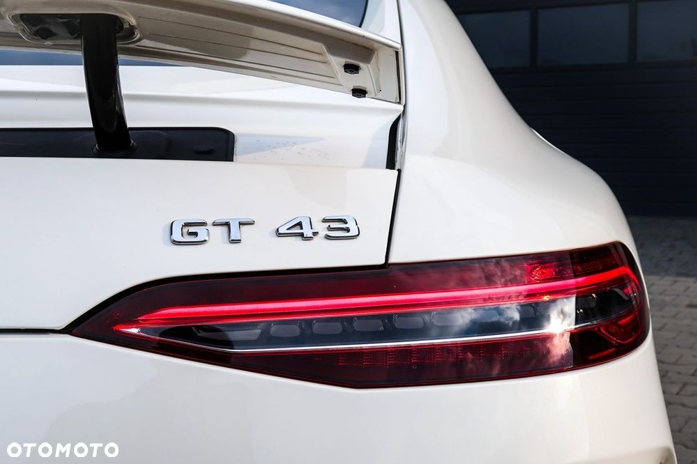 Mercedes-Benz AMG GT 43 4-Matic+ - 21