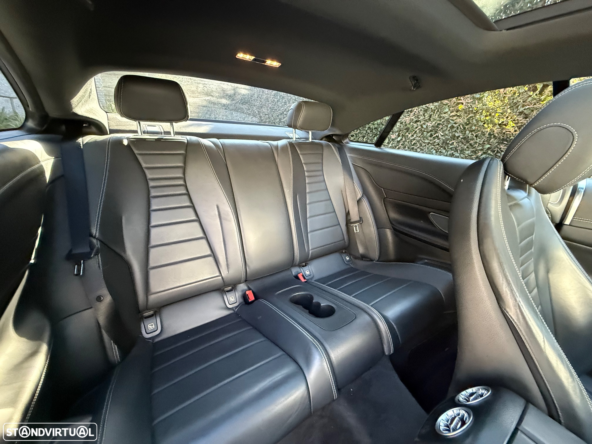 Mercedes-Benz E 300 Coupe 9G-TRONIC AMG Line - 13