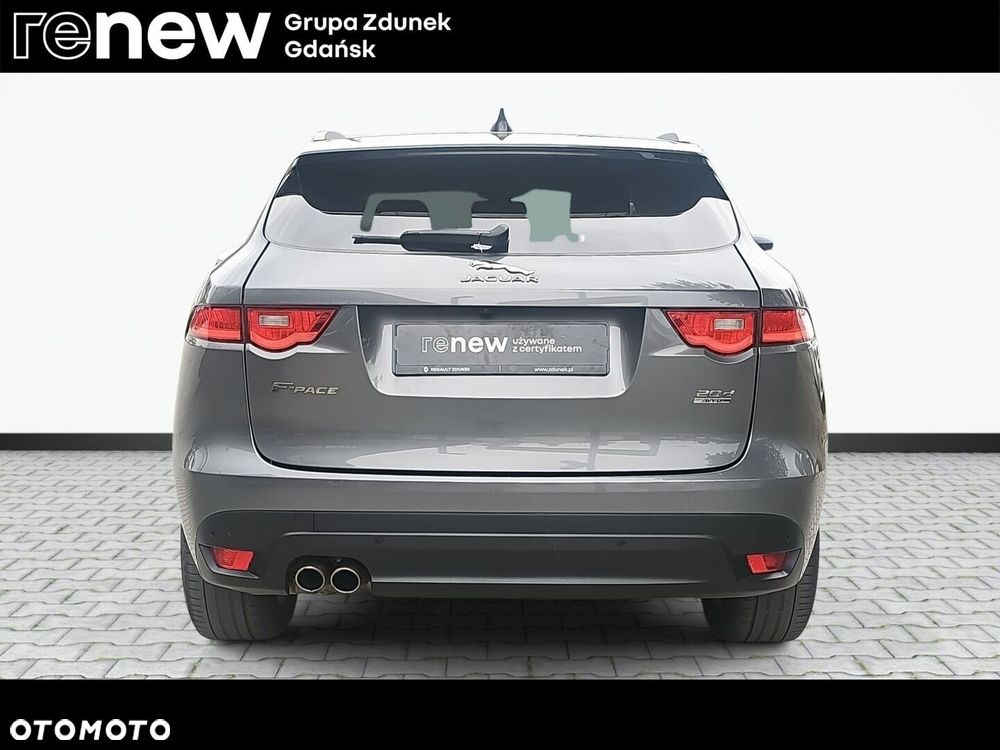Jaguar F-Pace - 10