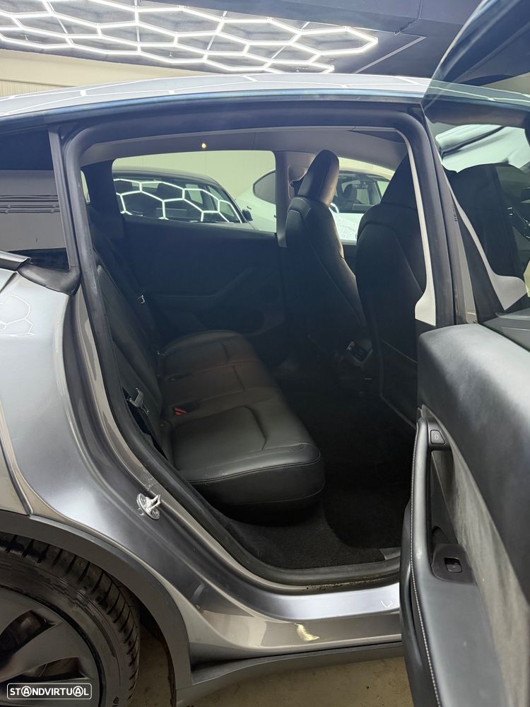 Tesla Model Y Performance Dual Motor AWD - 7