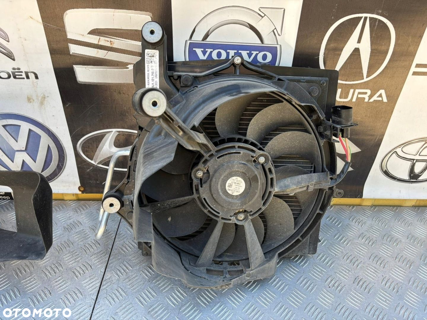 PORSCHE TAYCAN 4S CHŁODNICA PRAWA WENTYLATOR WLOT 9J1260399B 9J1121334 - 7