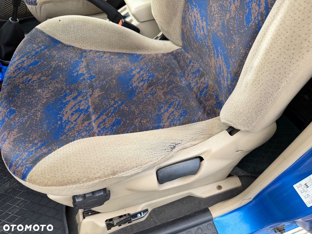 Nissan Terrano 2.7 TDi Luxury - 10