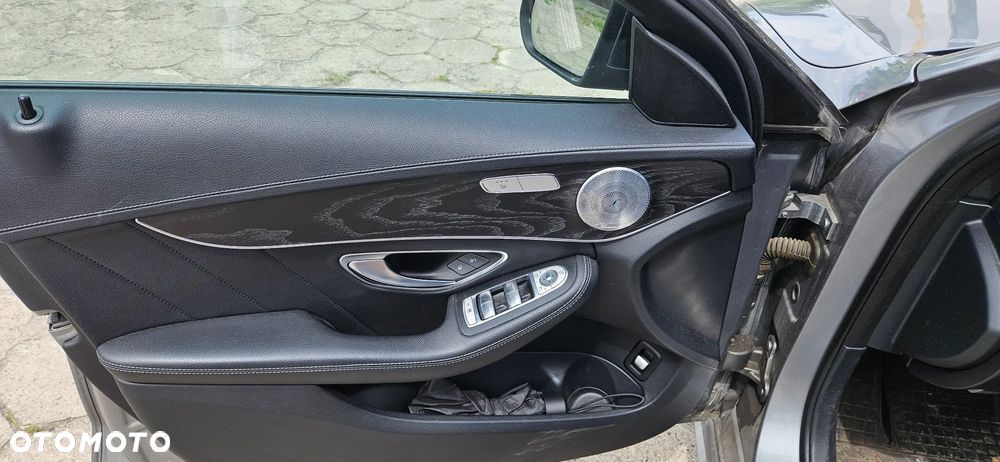 Mercedes-Benz Klasa C 250 7G-TRONIC - 28