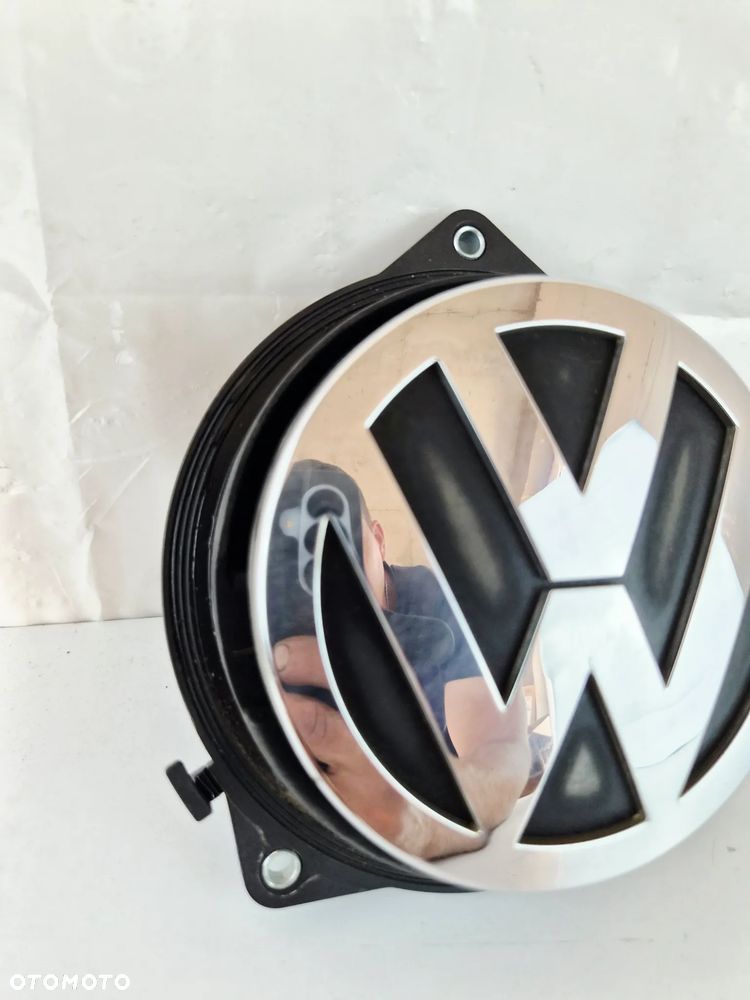 Klamka Znaczek Logo Klapy Bagażnika Tył 3C5827469E VW Passat B6 - 2