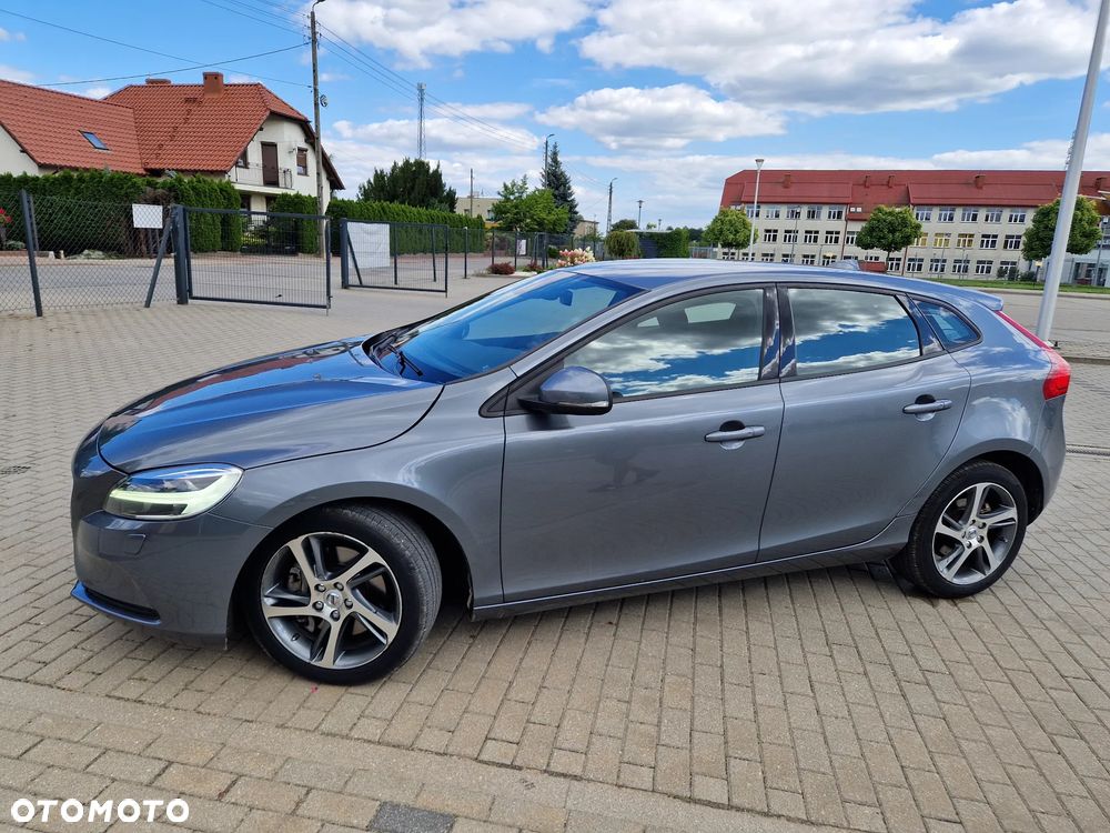 Volvo V40 D2 Geartronic Momentum - 2