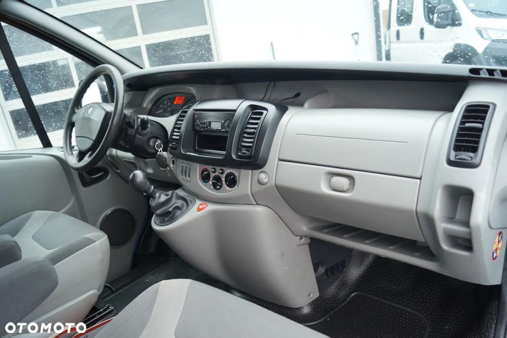 Renault Trafic - 16